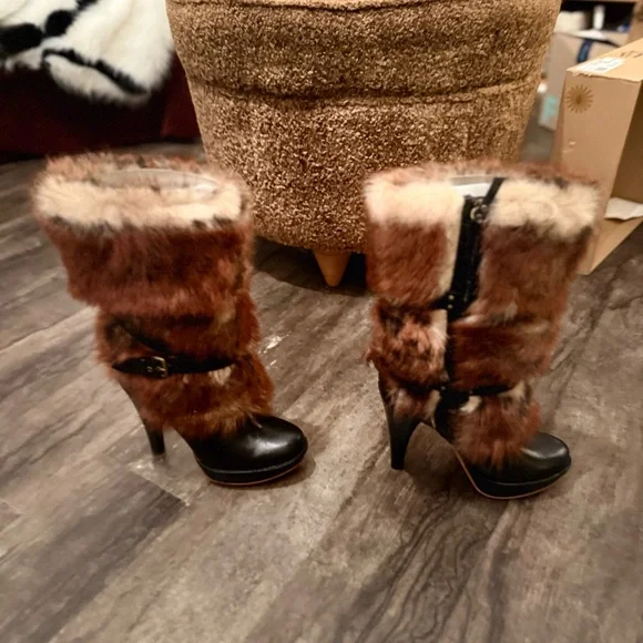 Faux Fur and Leather Women's Boots - Picture 3 of 12